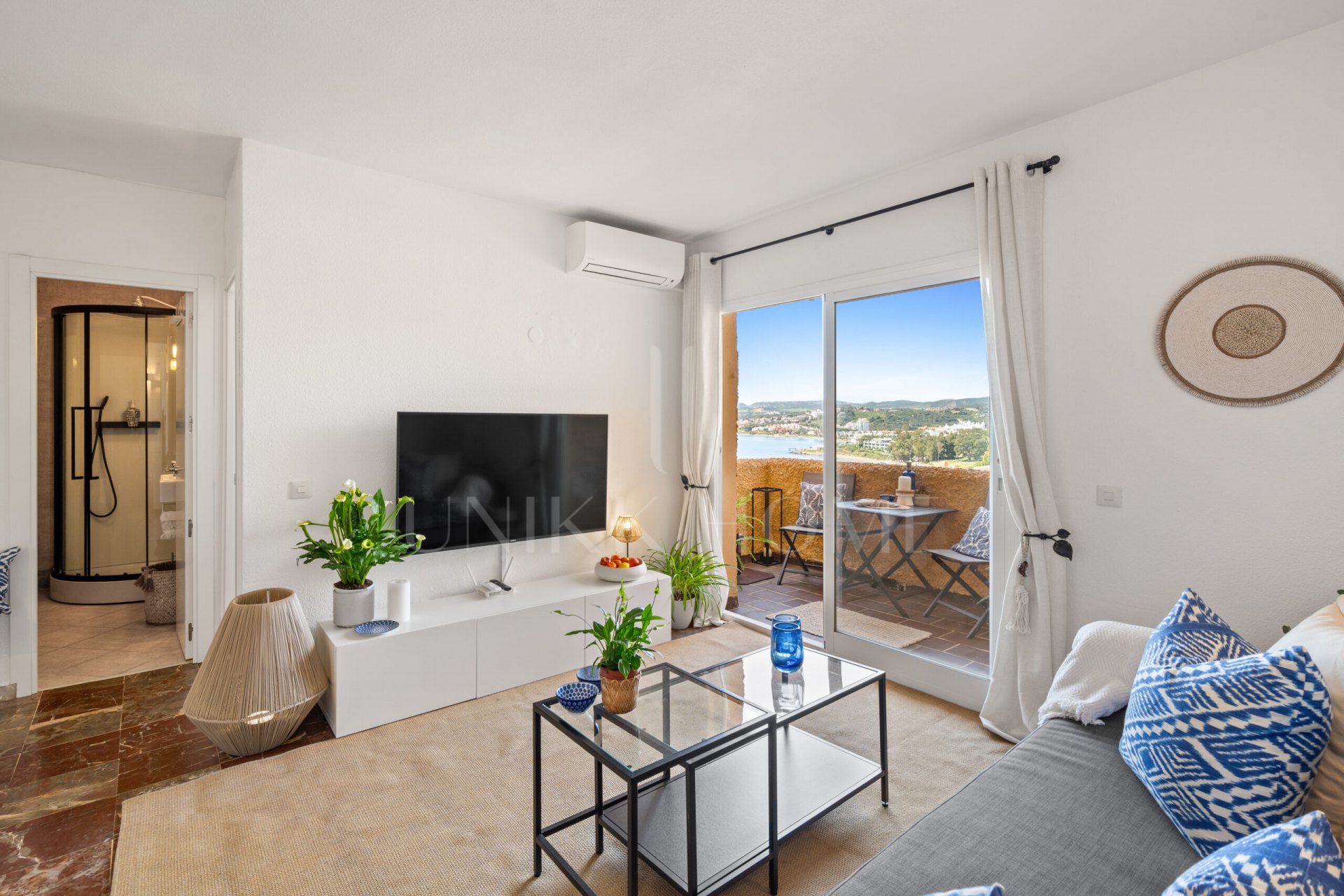Apartment with Sea Views near the Port of Estepona