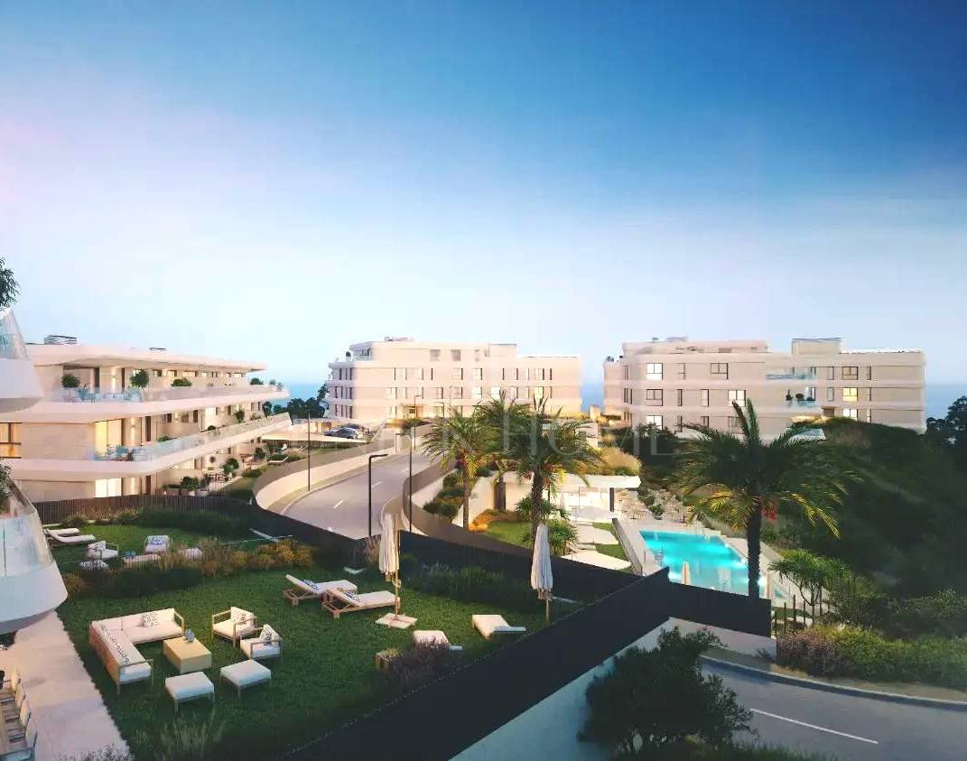 Ground Floor Apartment with Garden in Premium Amenities Complex - New Golden Mile, Estepona