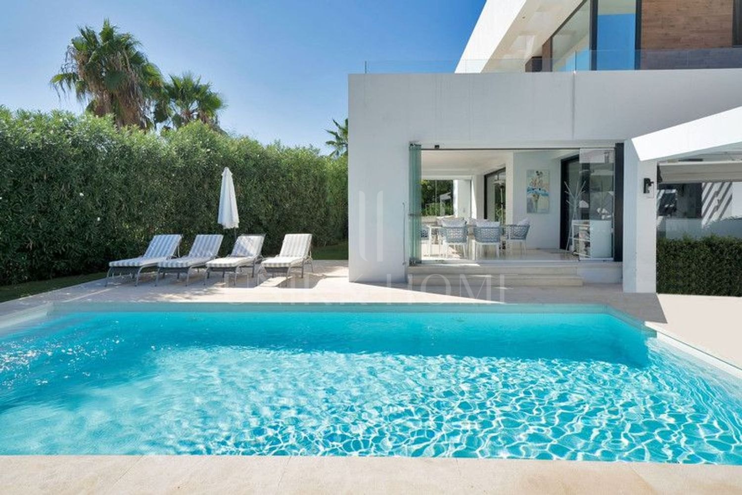 Sculpted Luxury in El Paraíso – A Villa That Redefines Contemporary Coastal Living