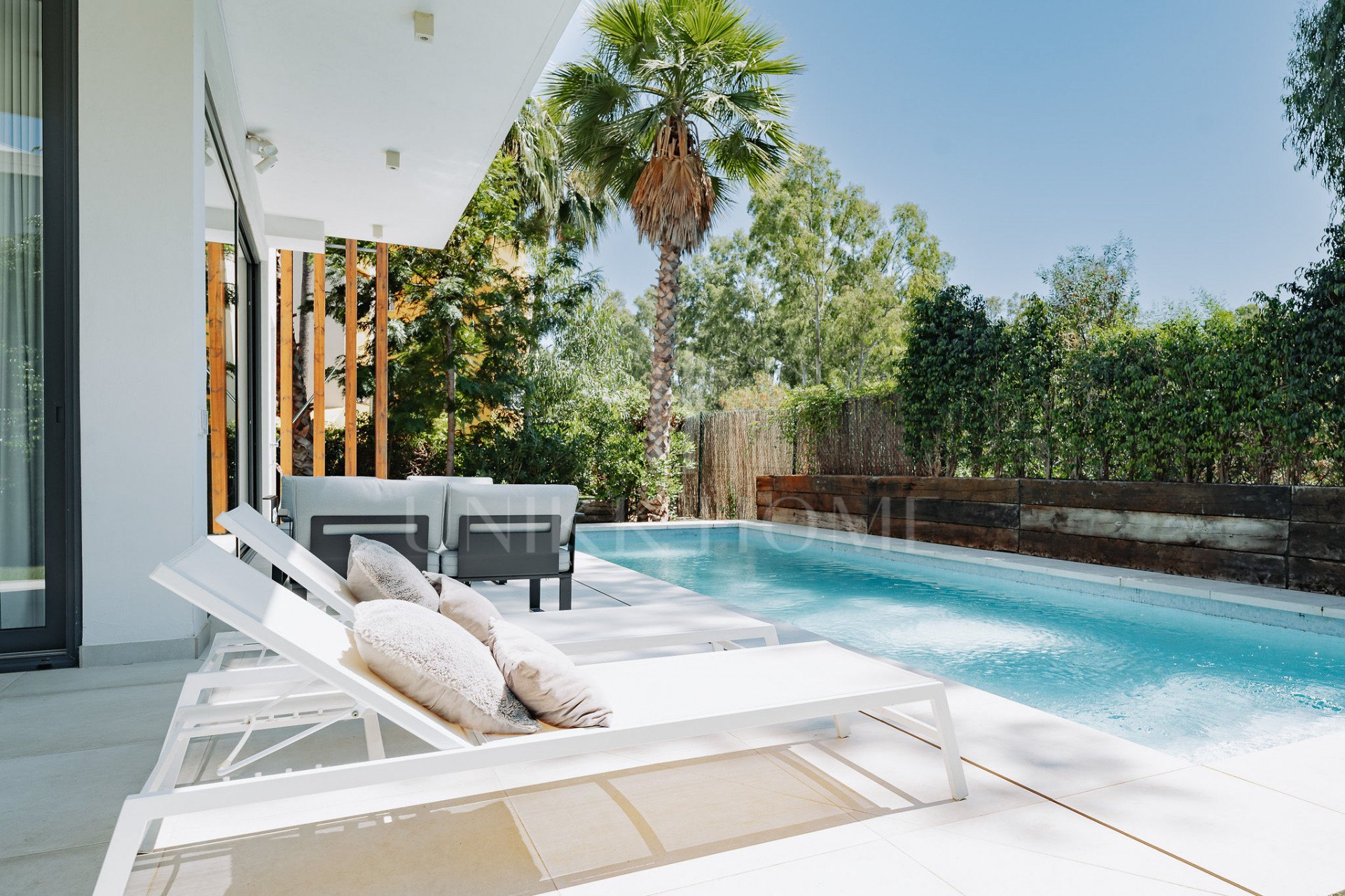 MODERN 4 BEDROOMS VILLA FOR SALE IN ARBOLEDA - NEW GOLDEN MILE