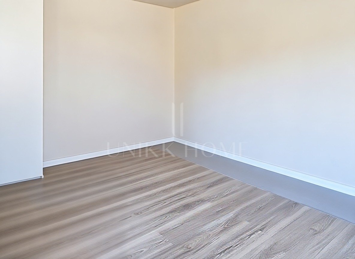 PENTHOUSE WITH SOLARIUM, OPEN VIEWS, AND BONUS ROOM IN THE CENTER OF ESTEPONA