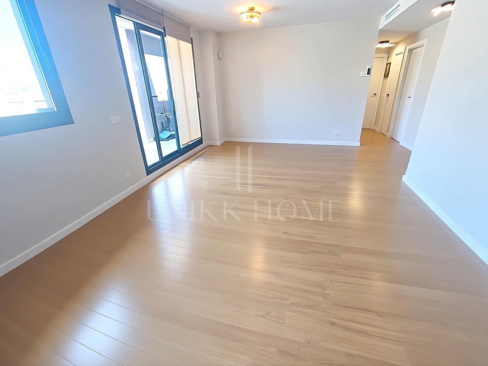 PENTHOUSE WITH SOLARIUM, OPEN VIEWS, AND BONUS ROOM IN THE CENTER OF ESTEPONA