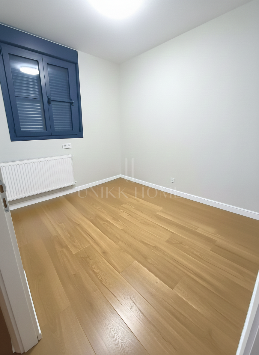 PENTHOUSE WITH SOLARIUM, OPEN VIEWS, AND BONUS ROOM IN THE CENTER OF ESTEPONA