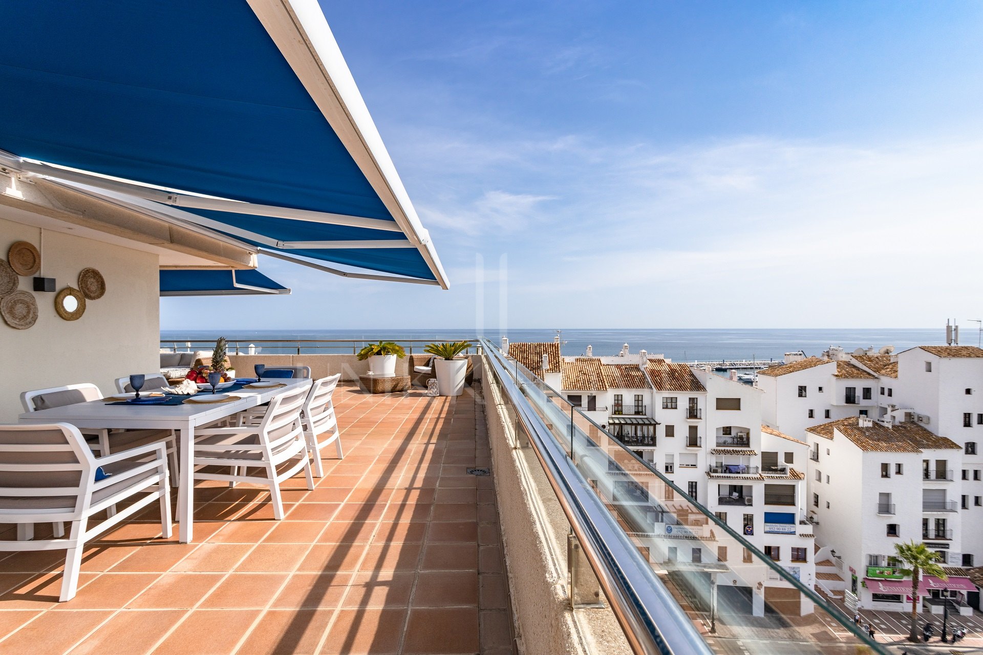 Espectacular Residencia Costera en el Corazón de Puerto Banús