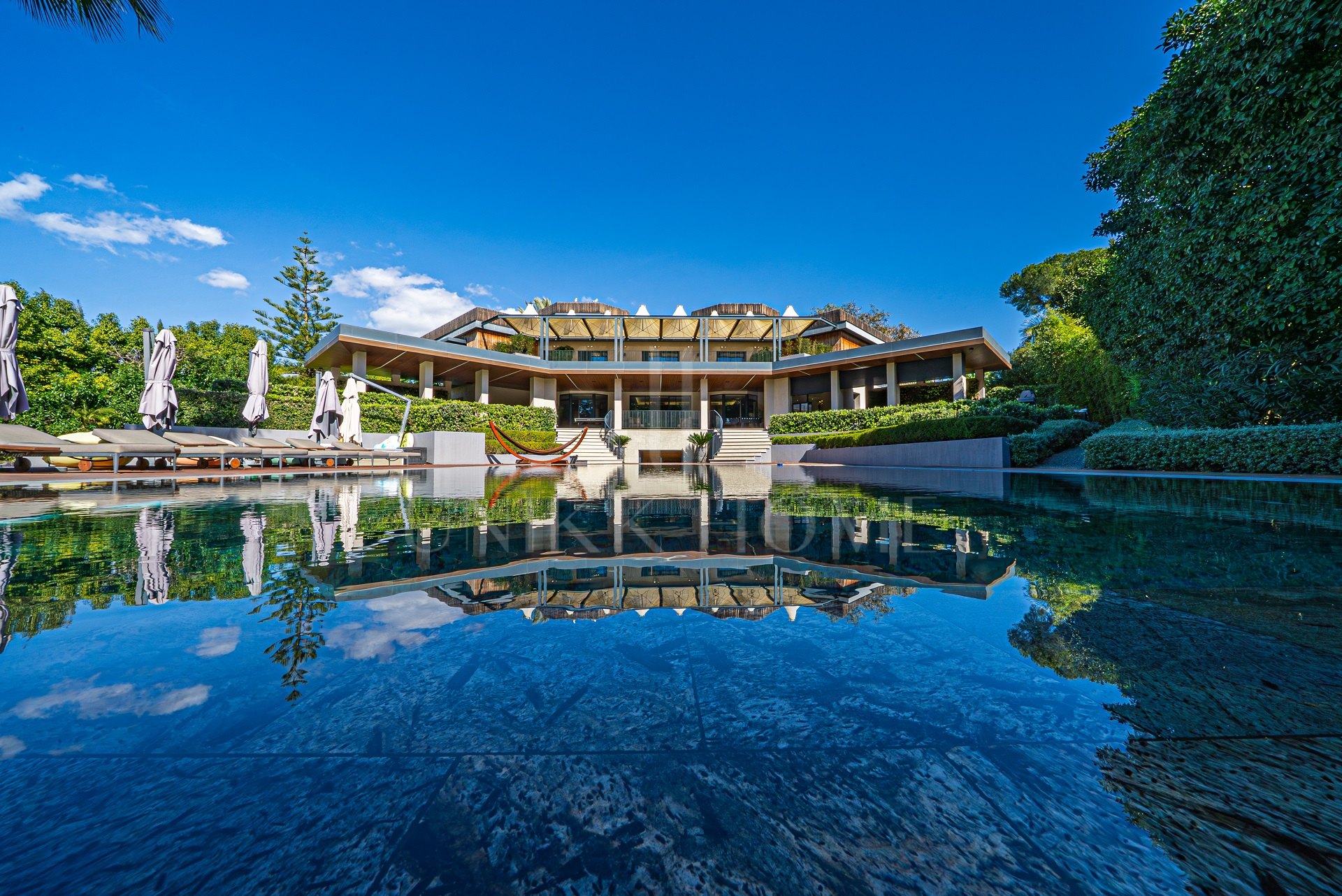 Luxurious and Elegant Mansion by the Sea and Golf – Guadalmina Baja