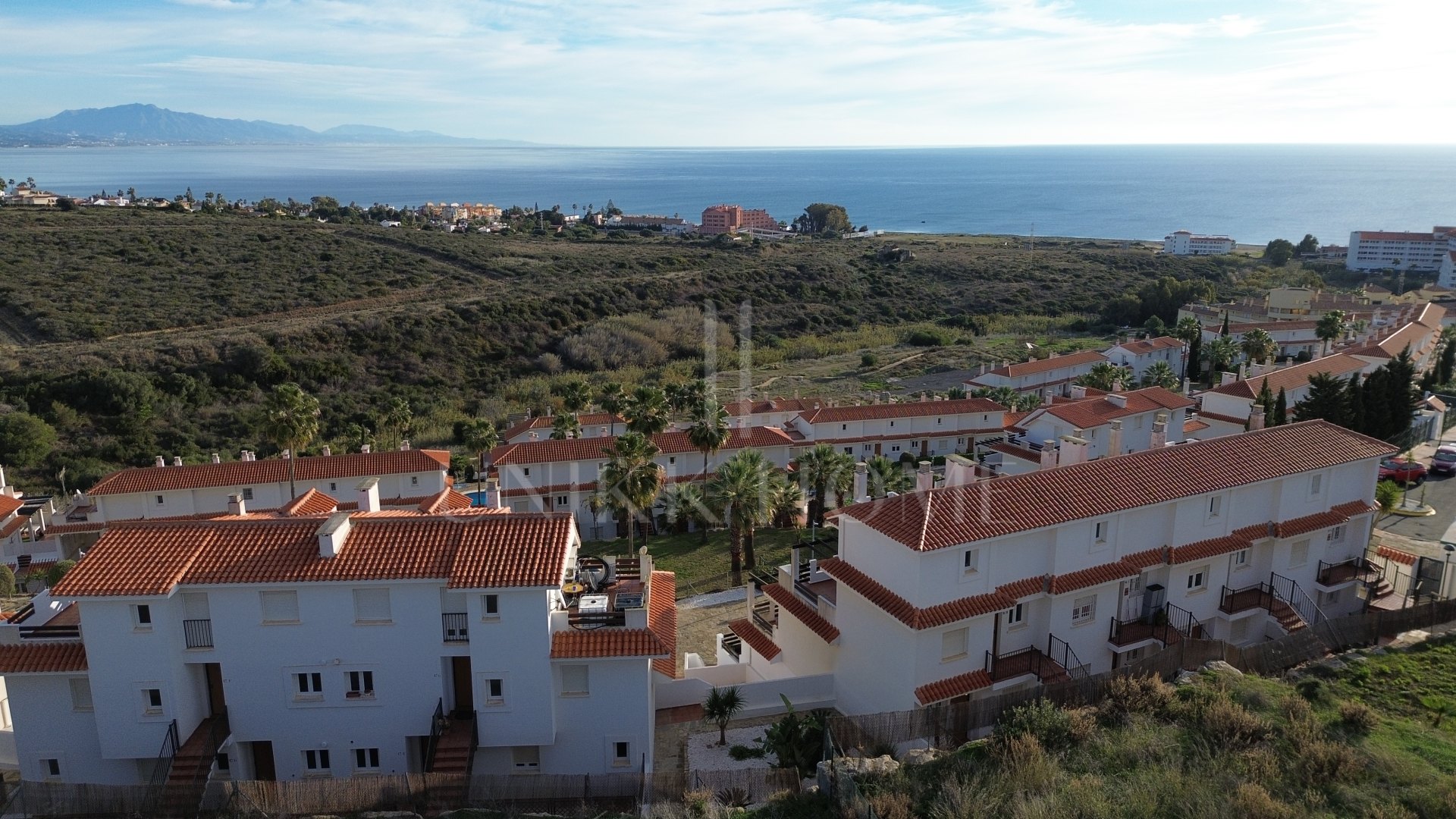 Bright 2-Bedroom Duplex Penthouse with Terrace and Sea Proximity in Alcorrín, Manilva