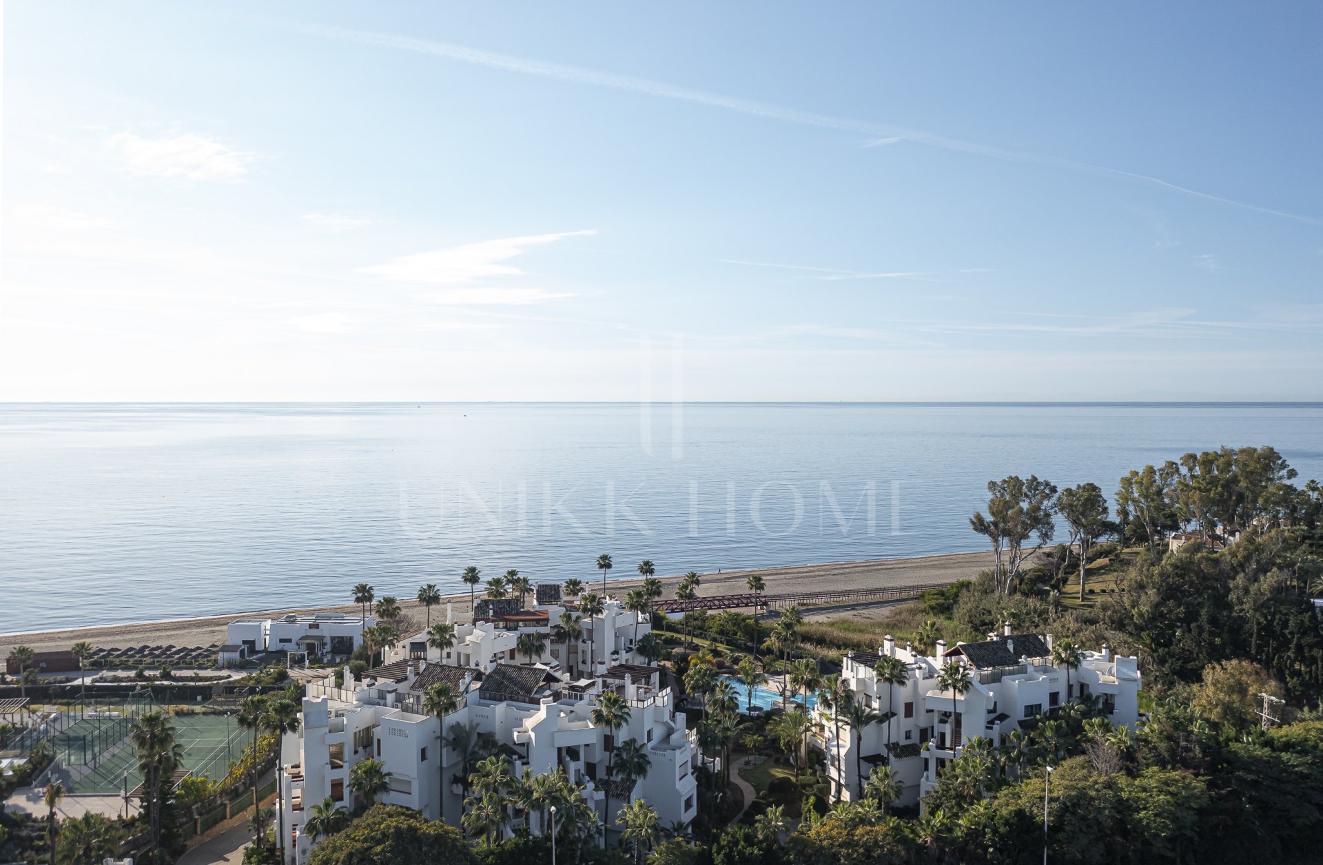 IMPRESIONANTE ÁTICO FRENTE AL MAR CON JACUZZI, SAUNA Y VISTAS AL MAR - BAHÍA EL VELERÍN