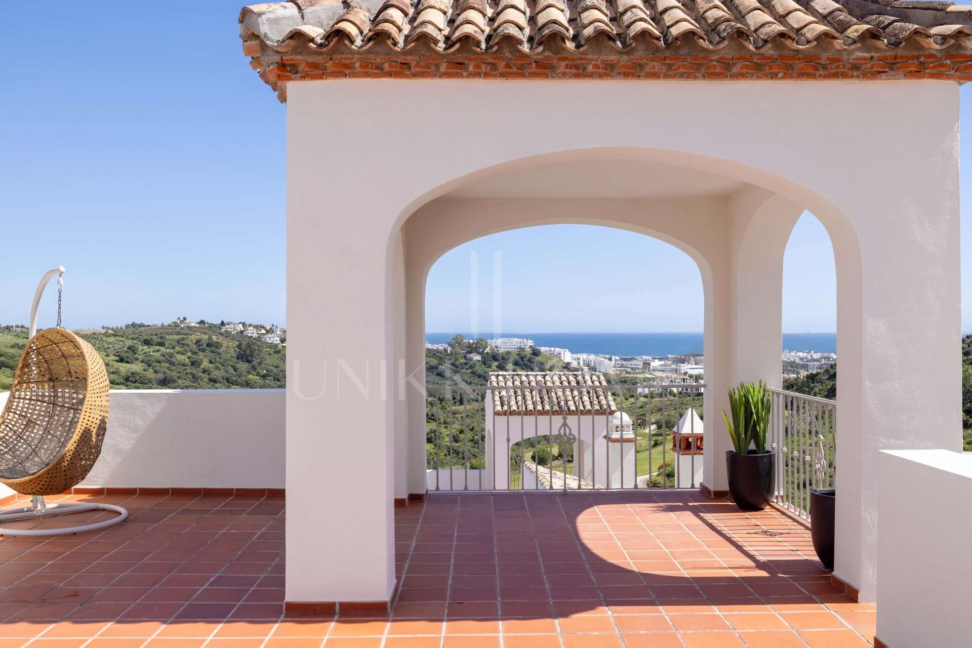 Move-in Ready Frontline Golf Townhouse with Sea Views Solarium - West Estepona