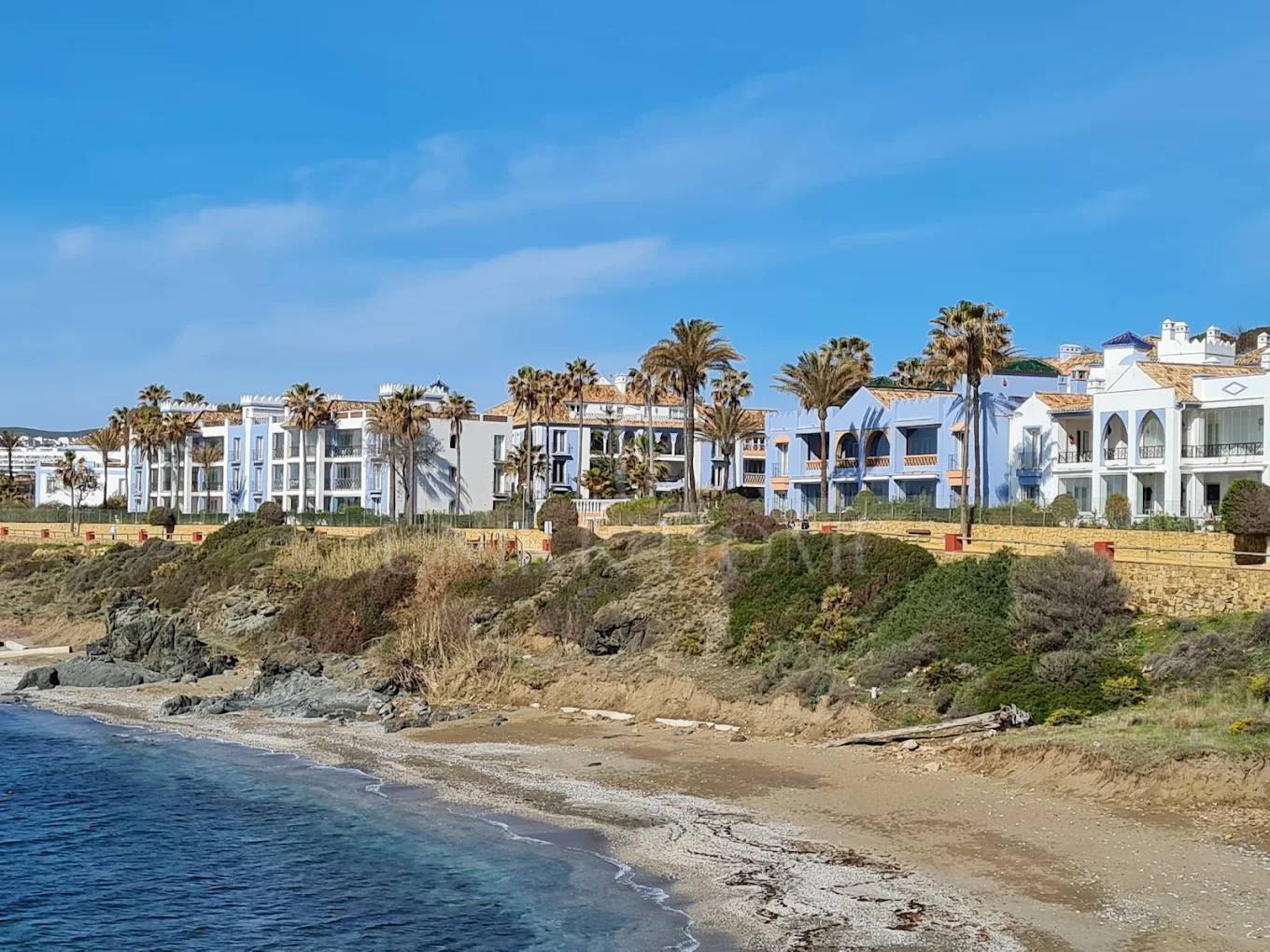 APARTAMENTO EN PLANTA BAJA CON VISTAS AL MAR Y ACCESO DIRECTO A LA PLAYA - La Perla de la Bahía, Casares