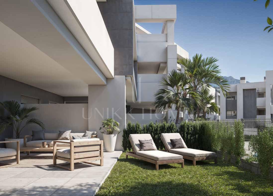NEW AND READY TO MOVE IN FLAT WITH EAST FACING GARDEN - ESTEPONA SELWO