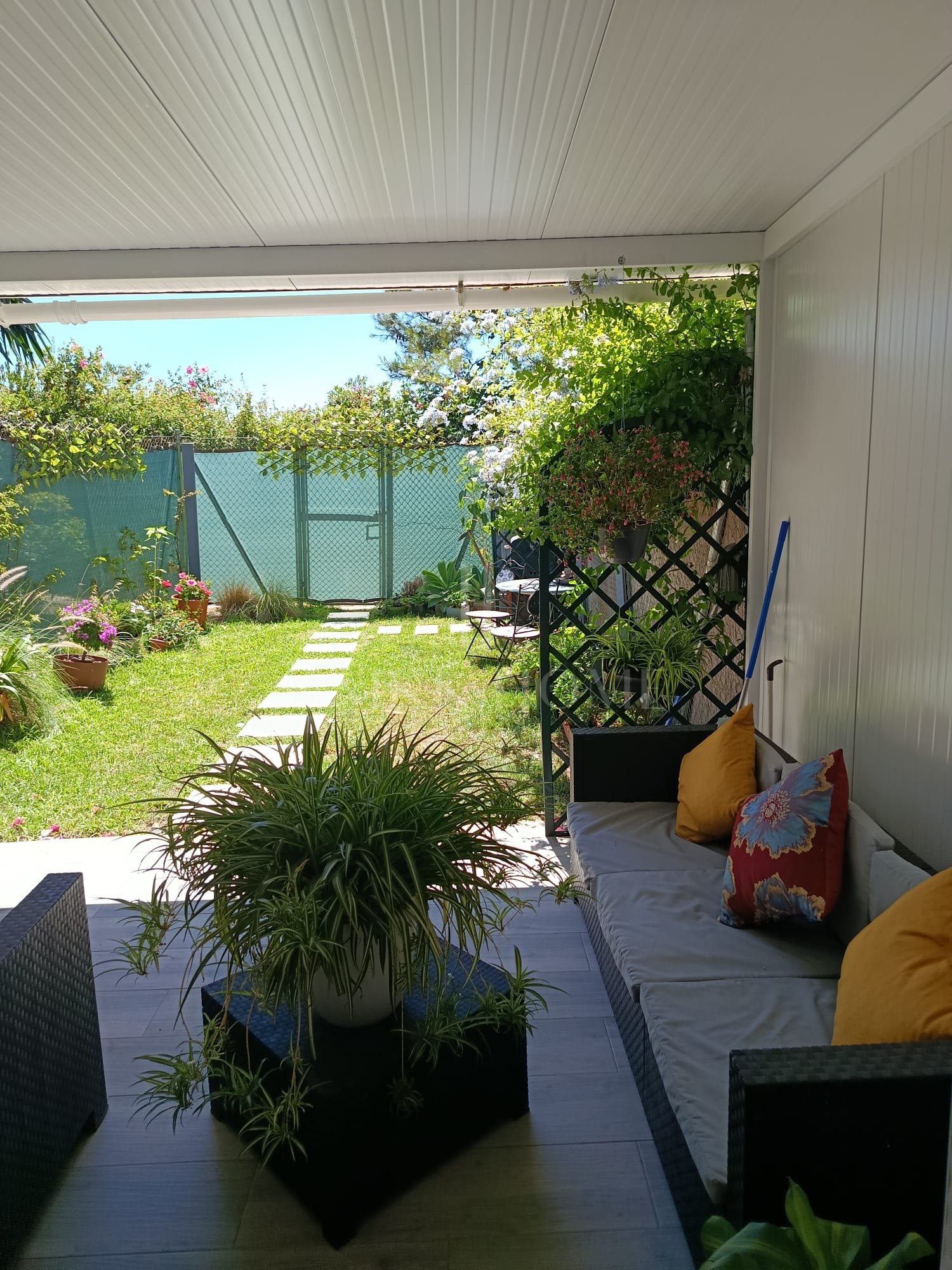 Apartamento con Jardín a Poca Distancia de la Playa - Buenas Noches, Oeste de Estepona