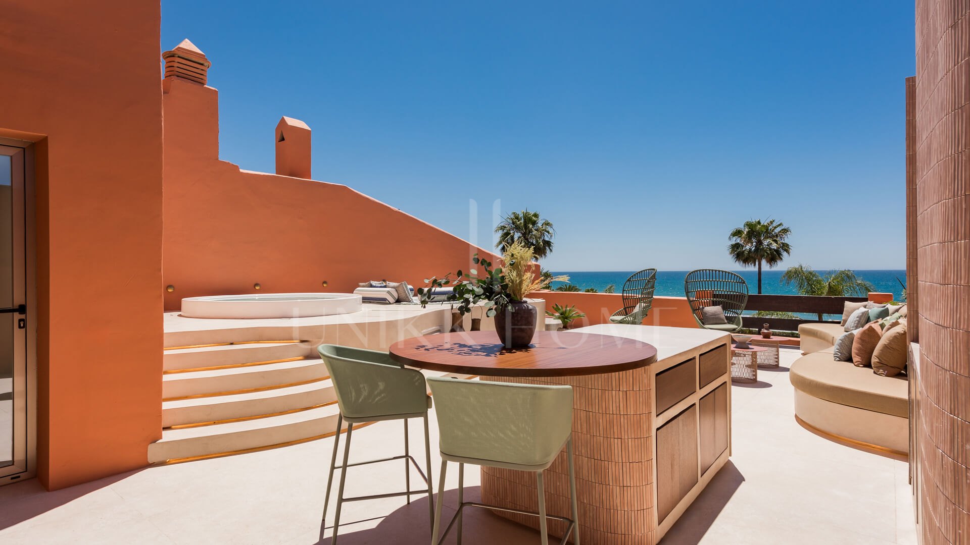 Beachfront Penthouse in La Reserva de los Monteros, Marbella East