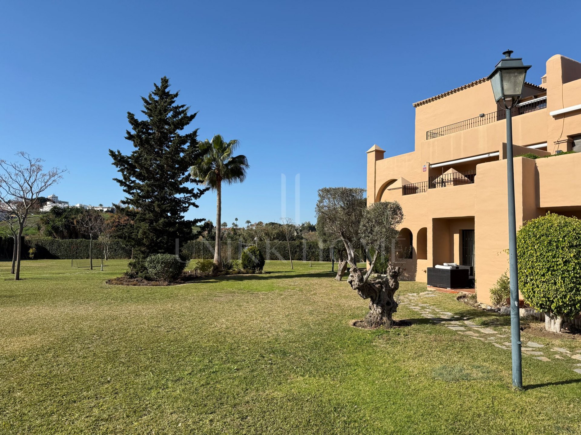 Large Ground Floor Apartment in Cartuja del Golf, Estepona