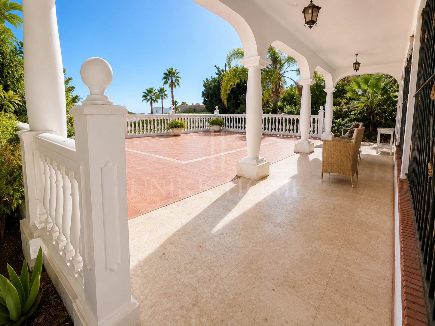 Villa independiente con gran parcela en El Paraíso Medio, Estepona