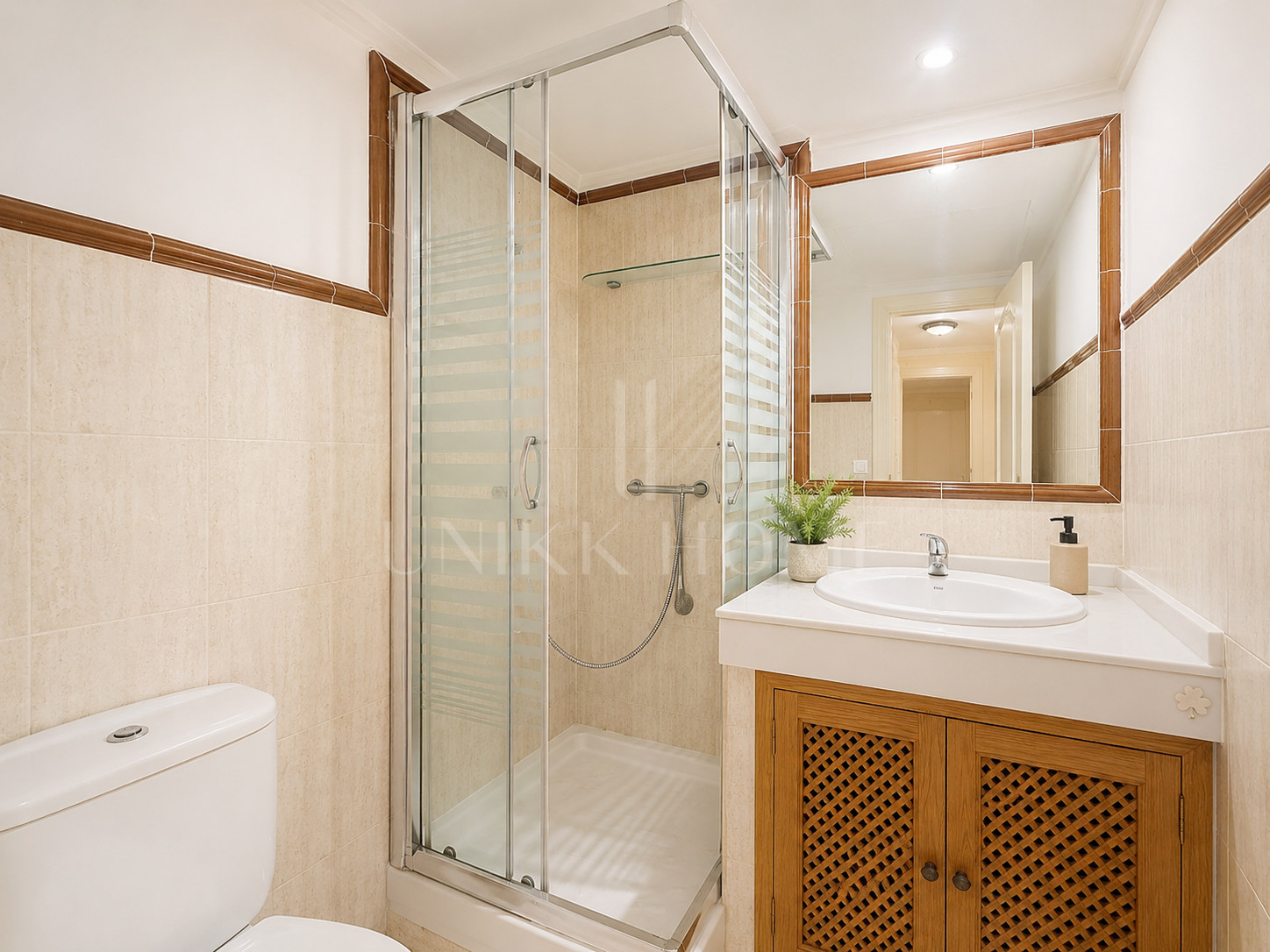 GRONUD FLOOR APARTMENT - 3 BEDROOMS - DIRECT ACCESS TO THE BEACH - ESTEPONA WEST