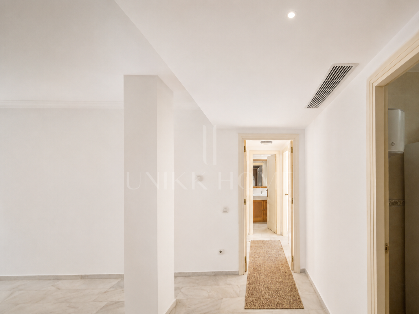 GRONUD FLOOR APARTMENT - 3 BEDROOMS - DIRECT ACCESS TO THE BEACH - ESTEPONA WEST