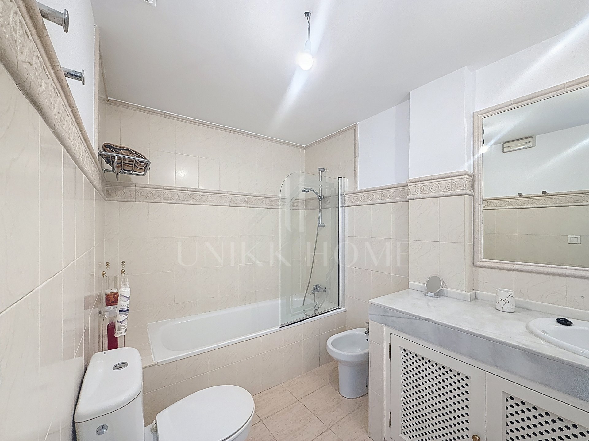 GRONUD FLOOR APARTMENT - 3 BEDROOMS - DIRECT ACCESS TO THE BEACH - ESTEPONA WEST