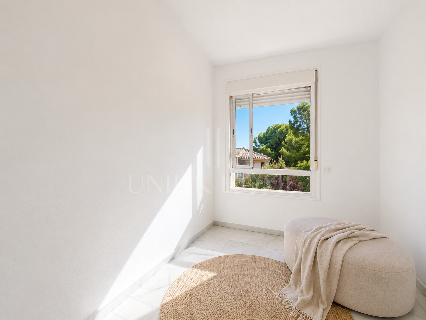 GRONUD FLOOR APARTMENT - 3 BEDROOMS - DIRECT ACCESS TO THE BEACH - ESTEPONA WEST