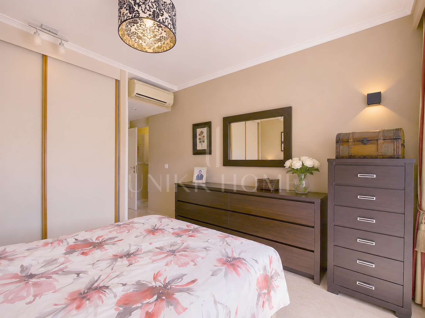 Apartamento con vistas al mar cerca de la playa - Estepona Oeste