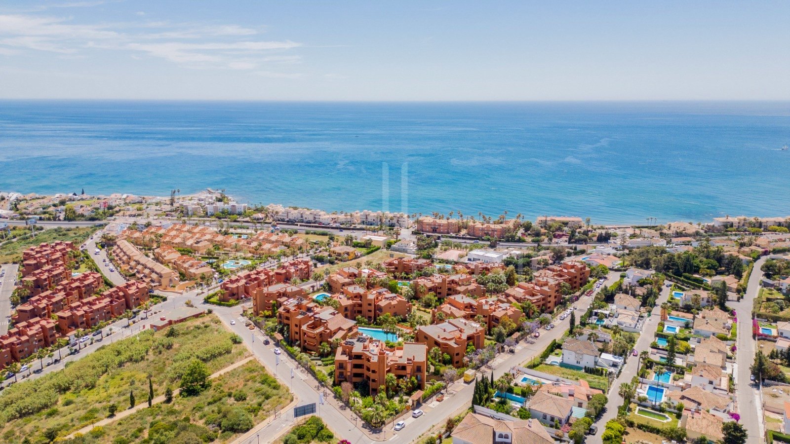 Apartamento con vistas al mar cerca de la playa - Estepona Oeste