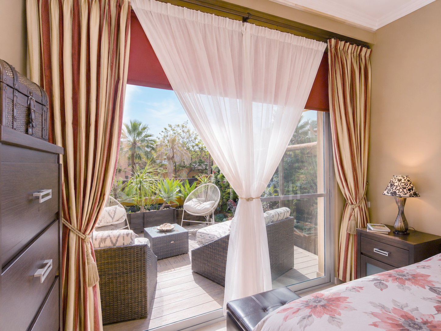 Apartamento con vistas al mar cerca de la playa - Estepona Oeste