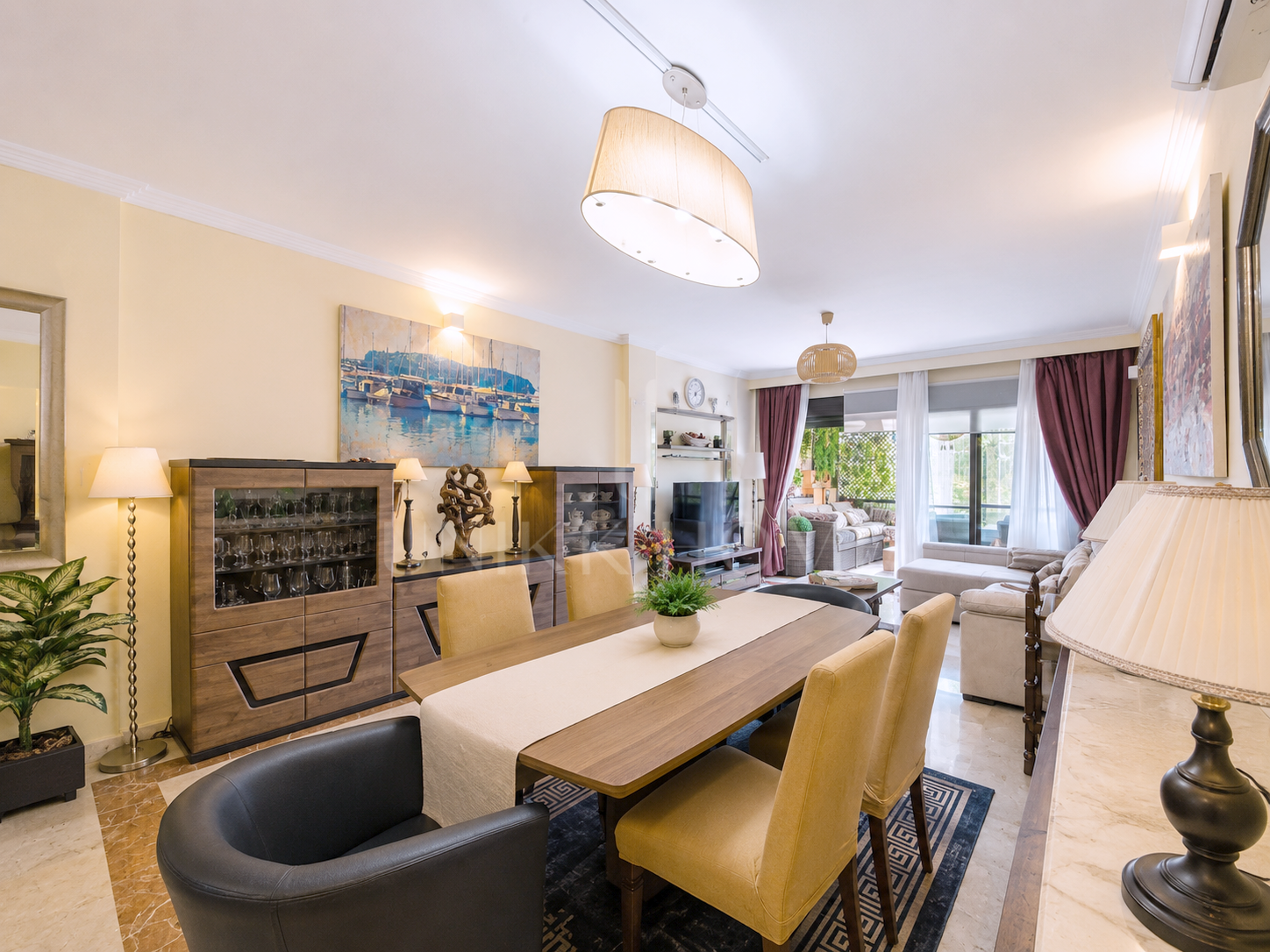 Apartamento con vistas al mar cerca de la playa - Estepona Oeste