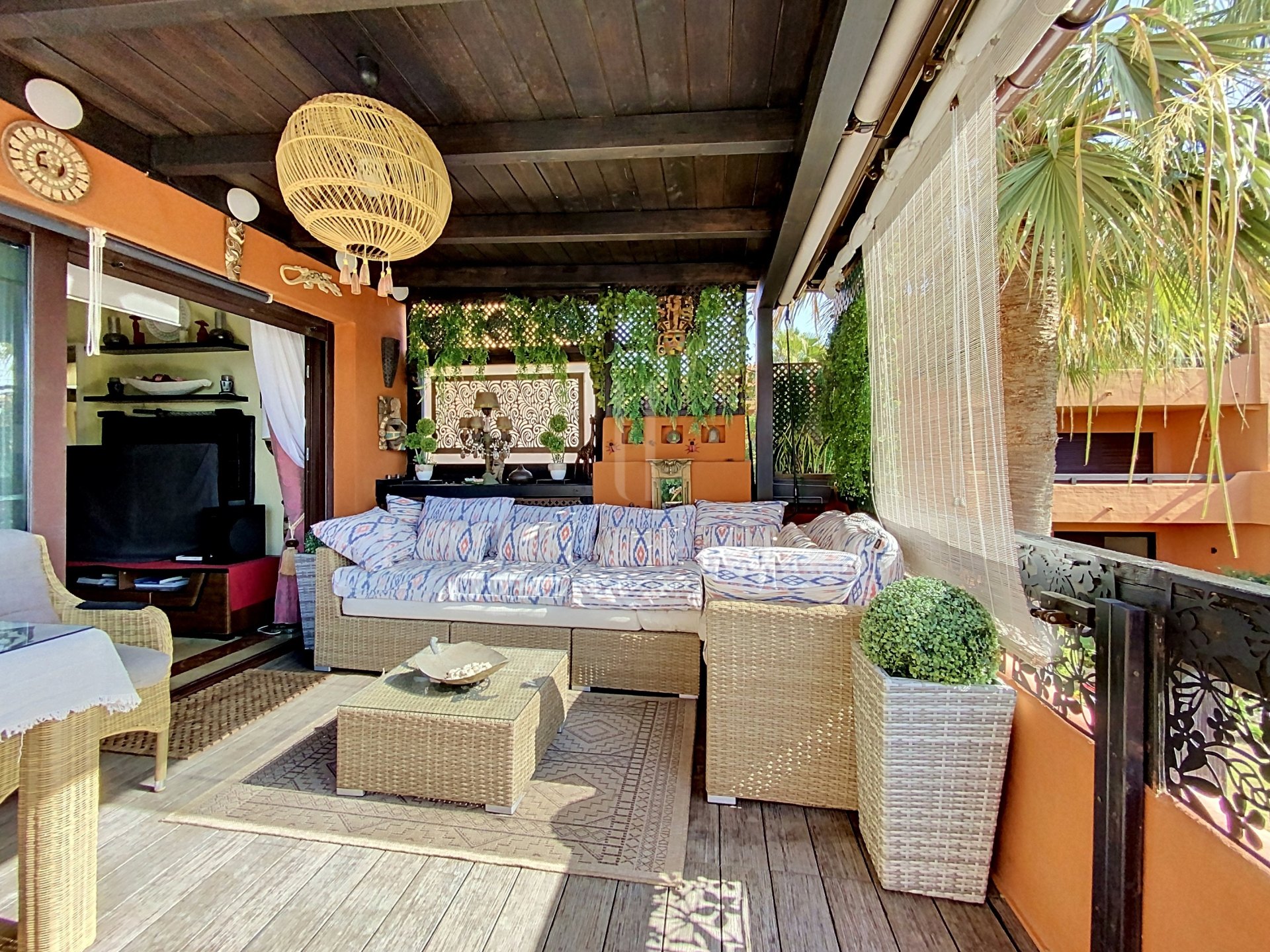 Apartamento con vistas al mar cerca de la playa - Estepona Oeste