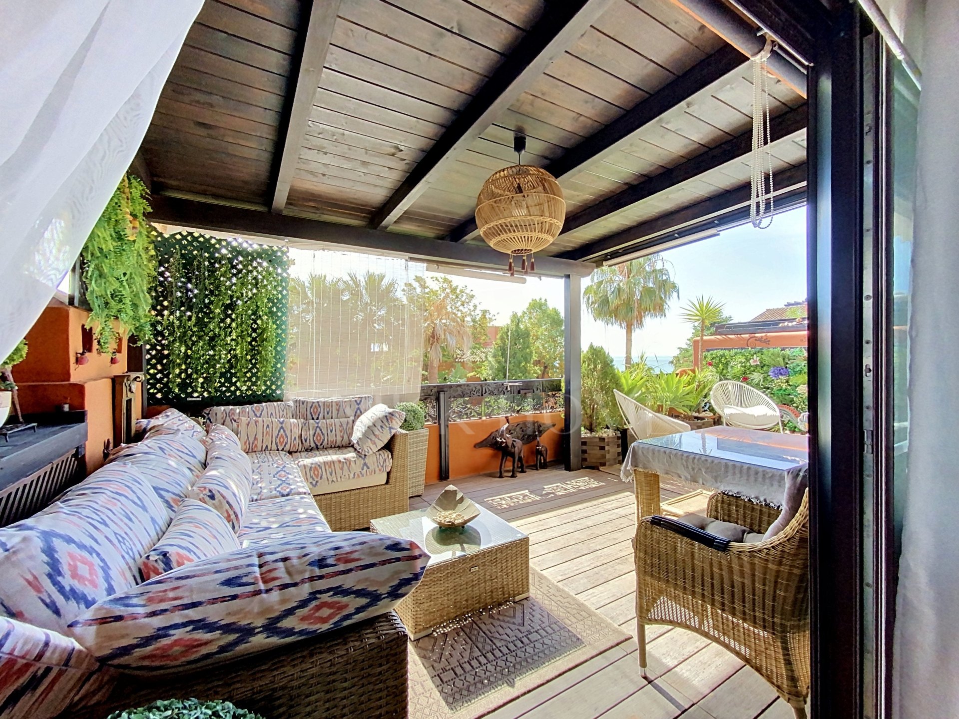 Apartamento con vistas al mar cerca de la playa - Estepona Oeste