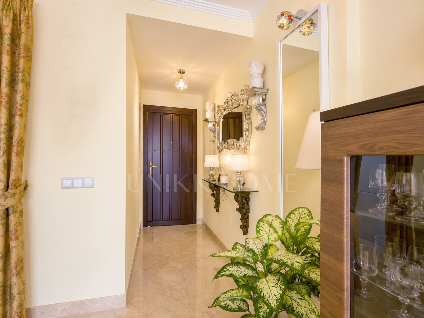 Apartamento con vistas al mar cerca de la playa - Estepona Oeste