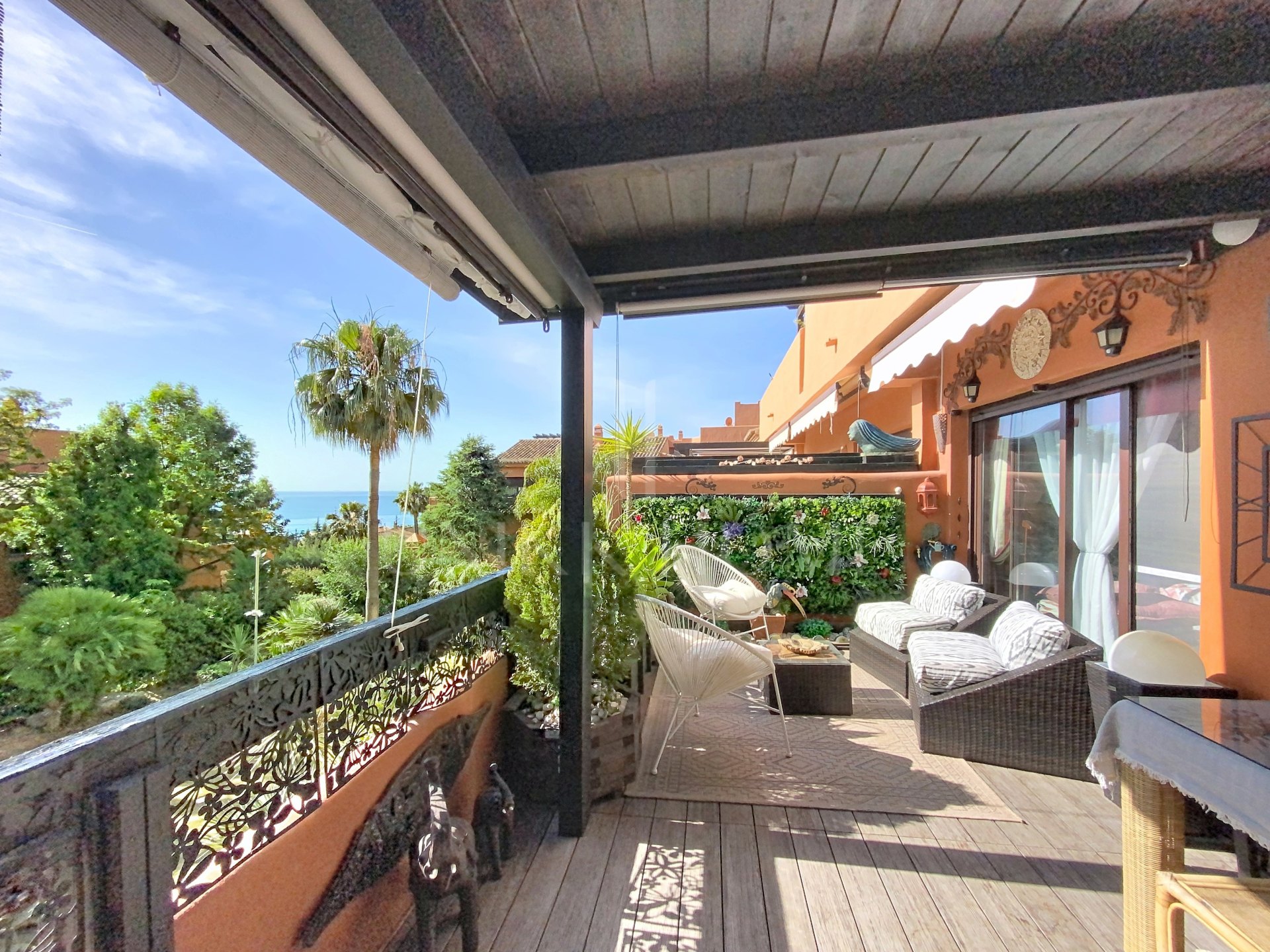 Apartamento con vistas al mar cerca de la playa - Estepona Oeste