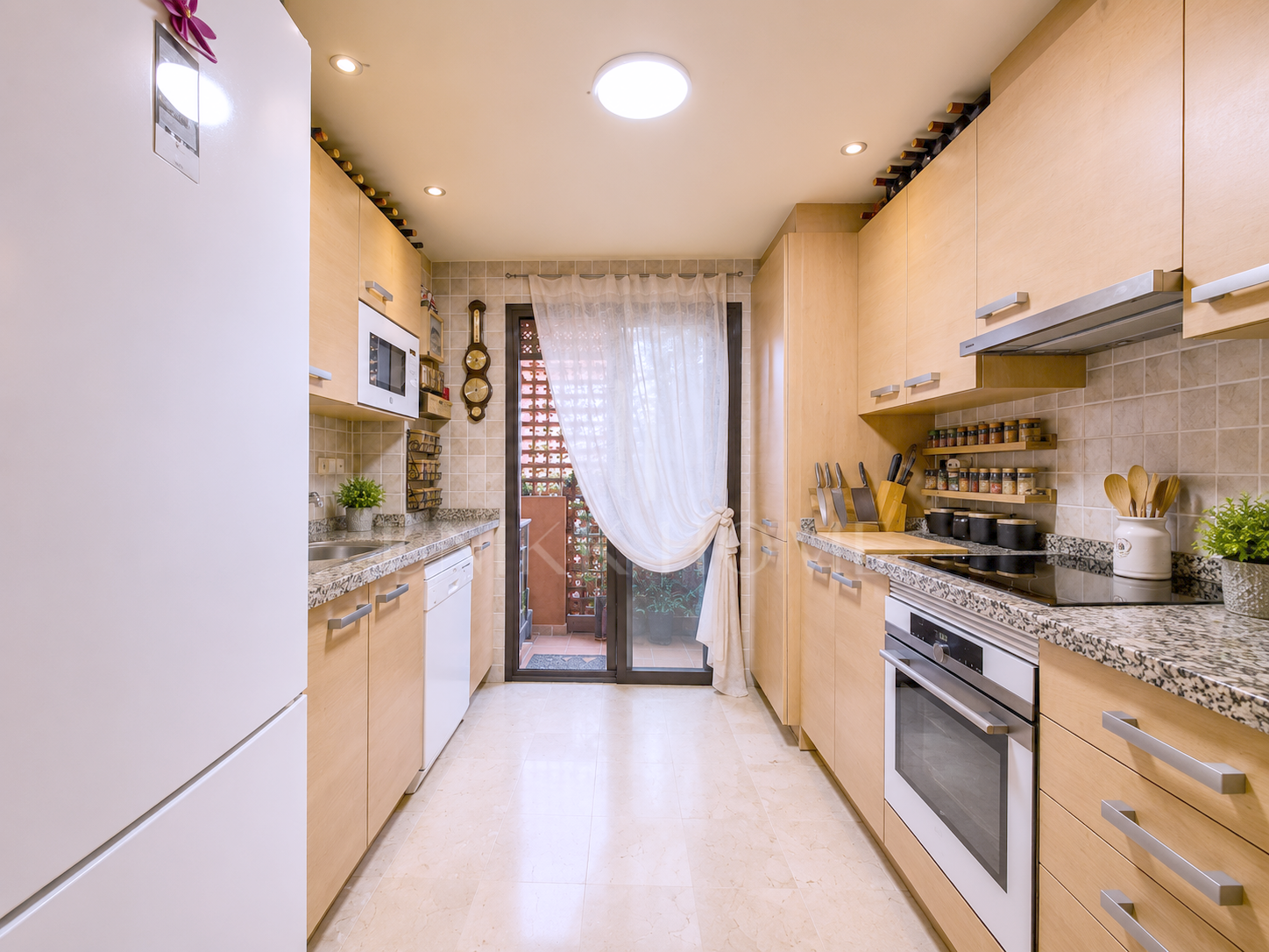 Apartamento con vistas al mar cerca de la playa - Estepona Oeste