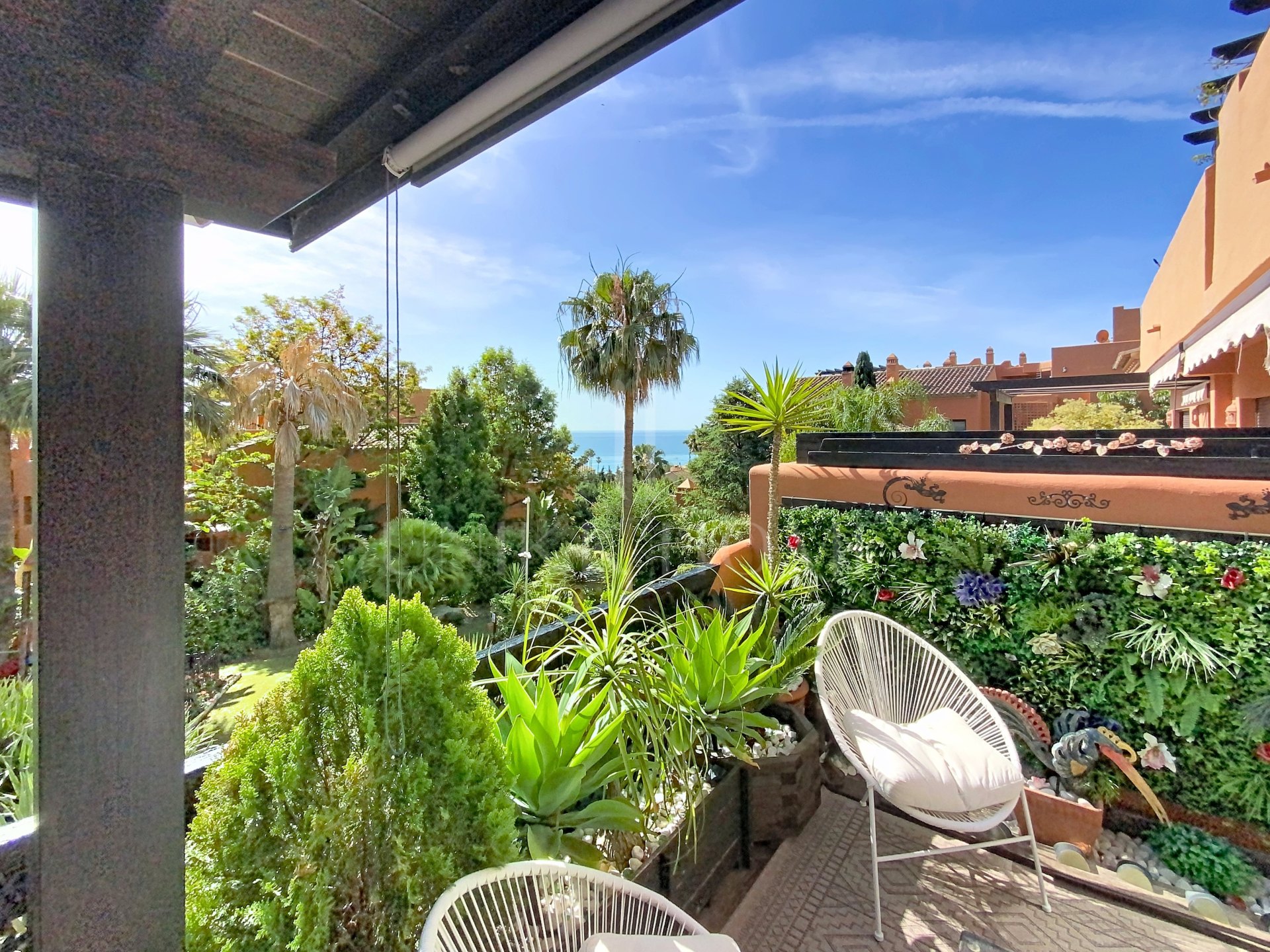 Apartamento con vistas al mar cerca de la playa - Estepona Oeste