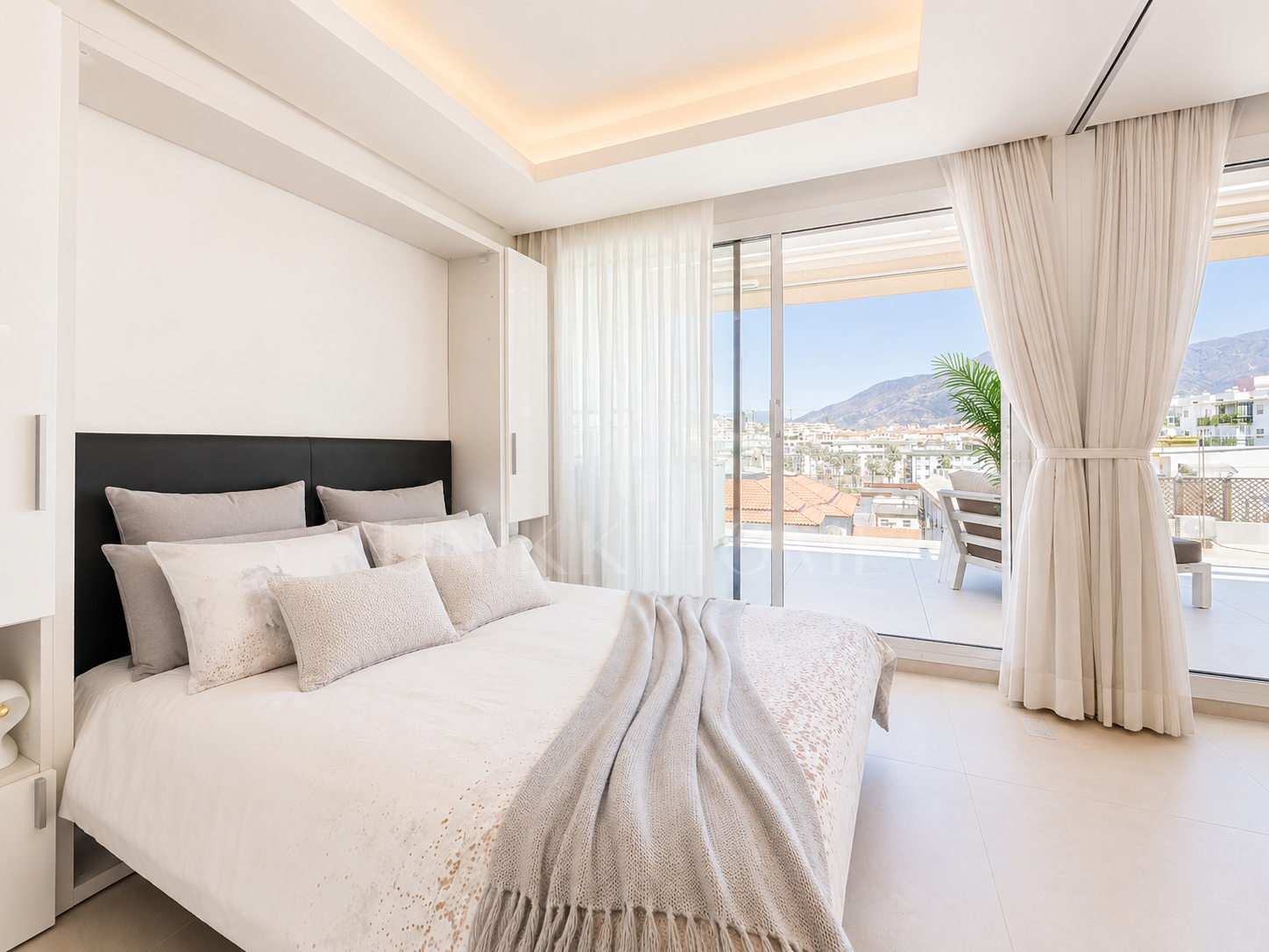 Apartment in Darya - Modern Development Fronline Sea on the Beach Promenade of Estepona Center