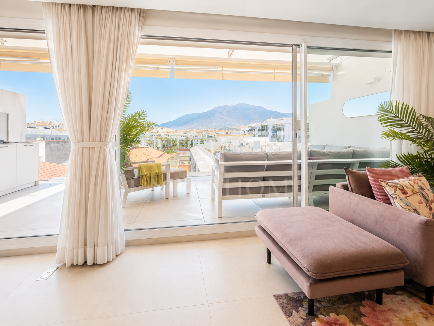 Apartment in Darya - Modern Development Fronline Sea on the Beach Promenade of Estepona Center