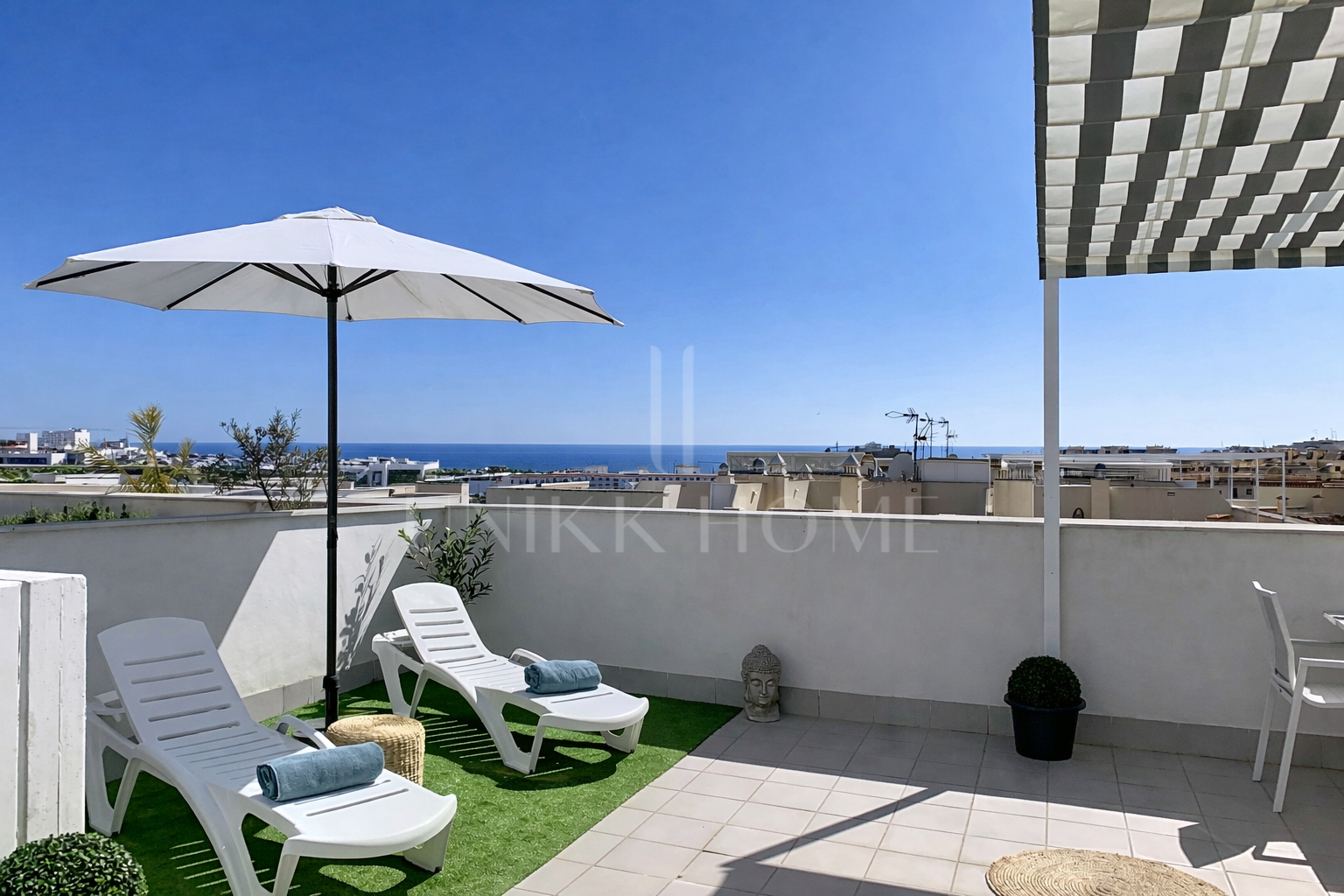 Modern 3-Bedroom Penthouse with Solarium in the Heart of Estepona