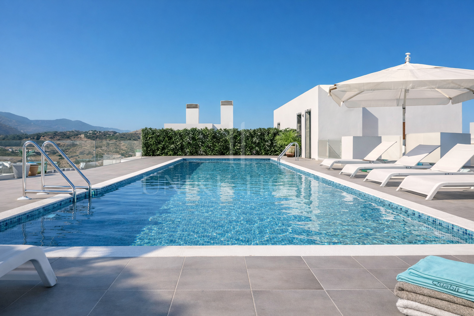 Modern 3-Bedroom Penthouse with Solarium in the Heart of Estepona