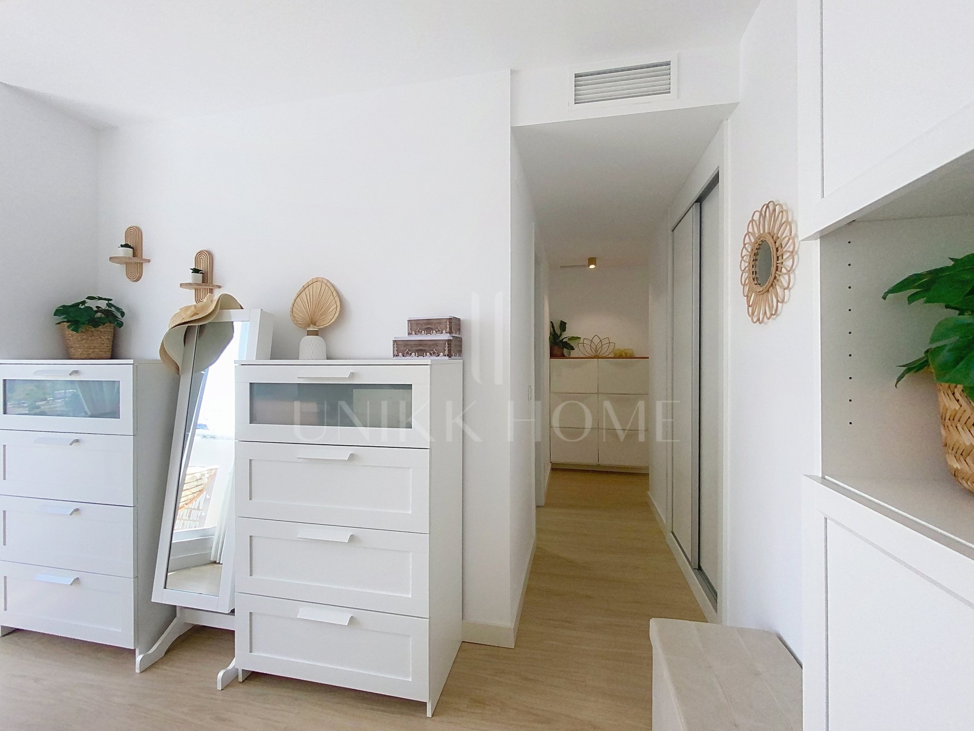 Modern 3-Bedroom Penthouse with Solarium in the Heart of Estepona