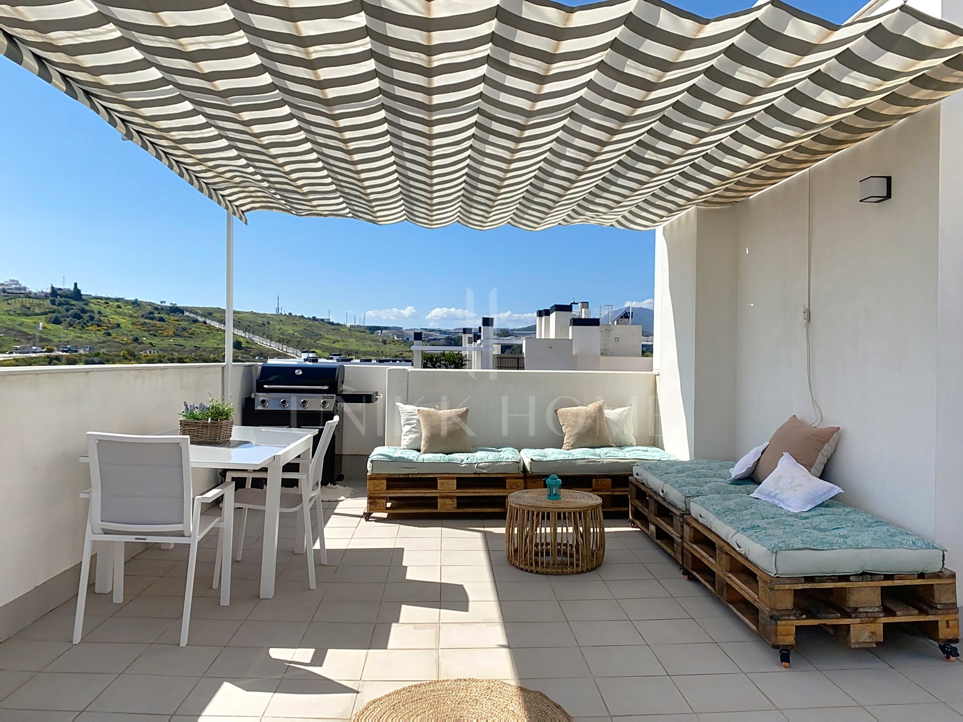 Modern 3-Bedroom Penthouse with Solarium in the Heart of Estepona