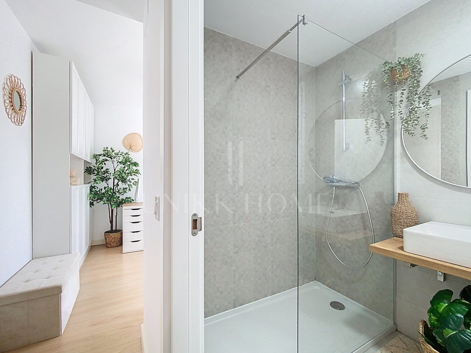 Modern 3-Bedroom Penthouse with Solarium in the Heart of Estepona