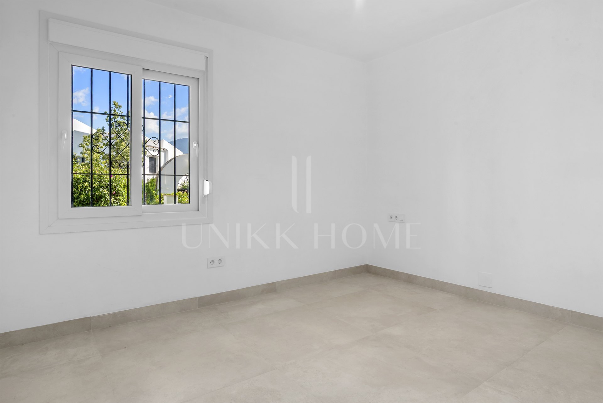 Refurbished Garden Apartment Just Steps from Puerto Banús