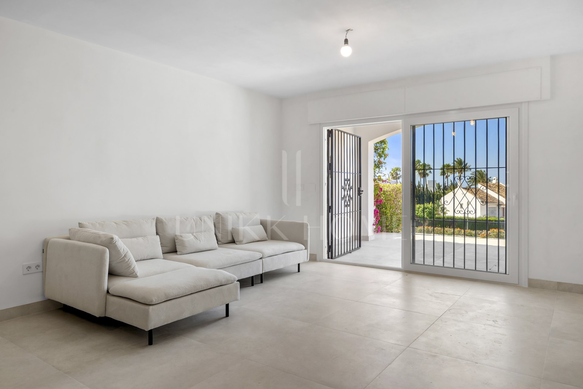 Refurbished Garden Apartment Just Steps from Puerto Banús