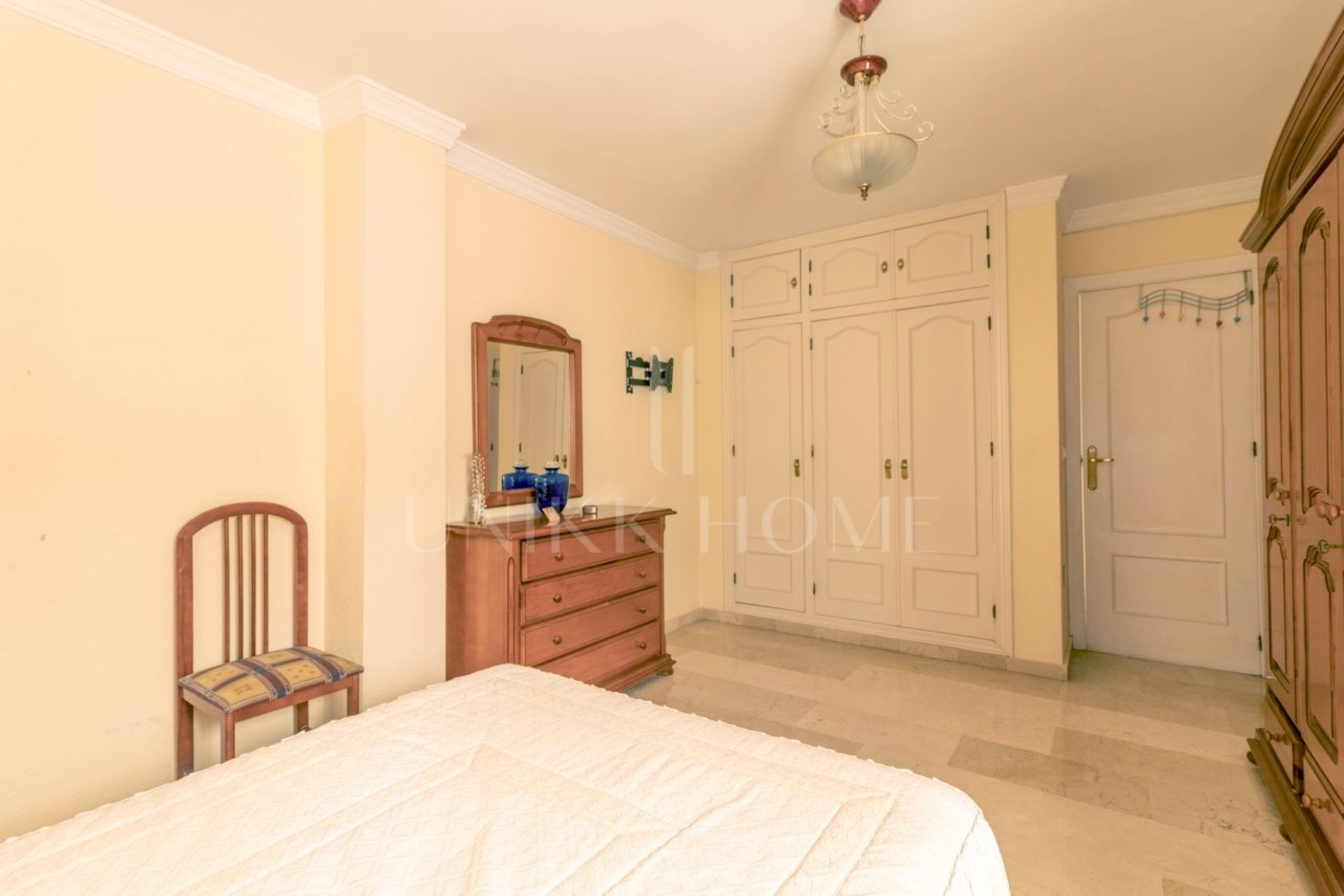 Amplia Vivienda a un paso de la Playa y el Paseo Marítimo - Centro de Estepona