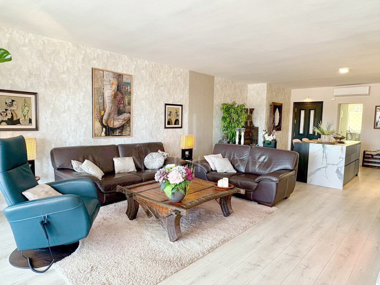 Renovated Apartment with Large Terrace in La Quinta - Benahavis