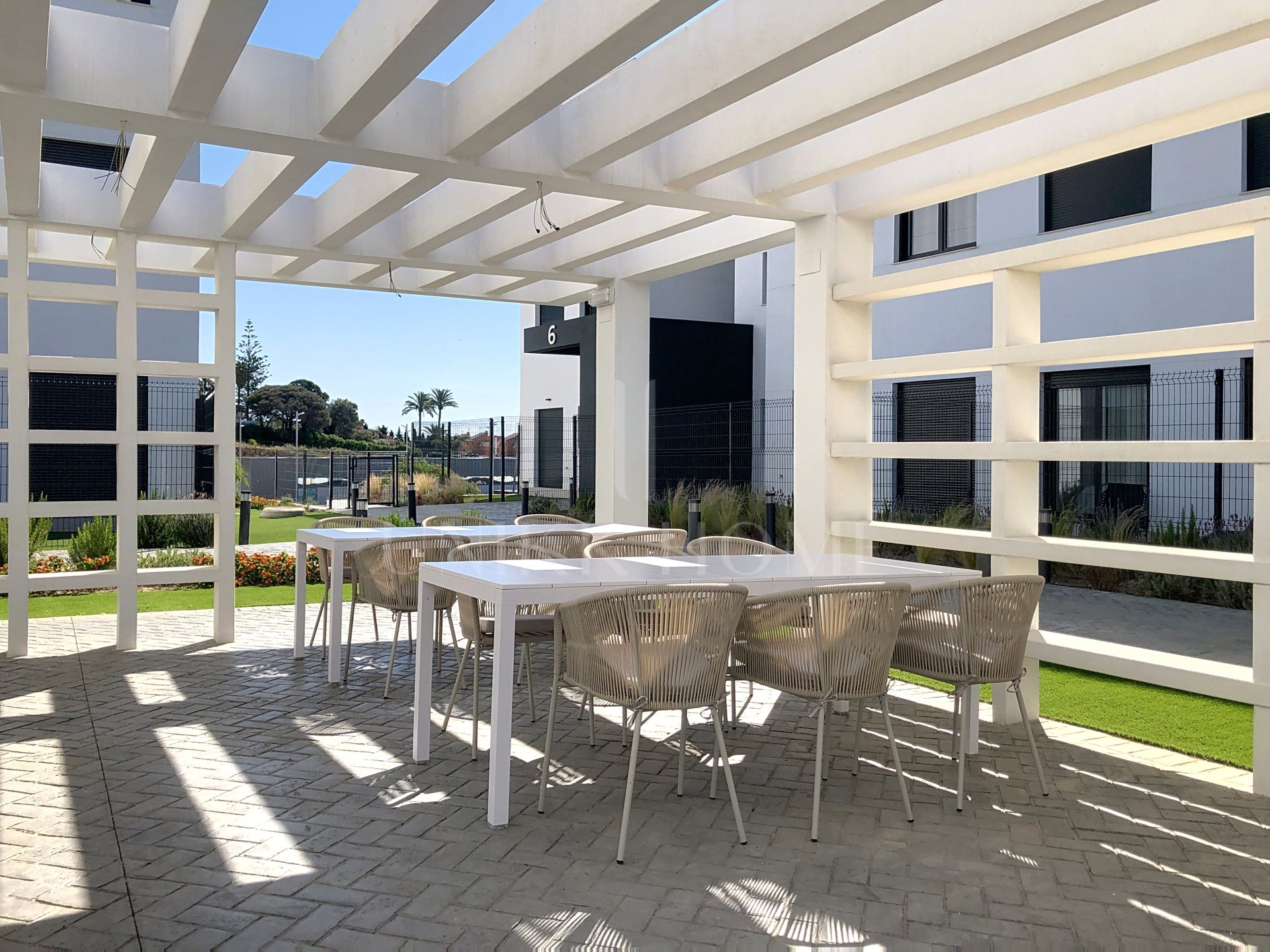 Turn Key Apartment in Modern Complex Close to the Beach - Estepona West