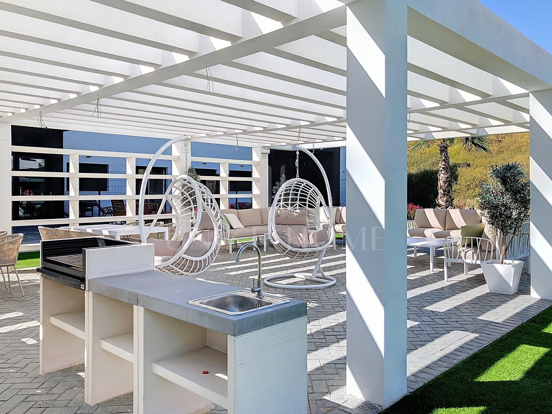 Turn Key Apartment in Modern Complex Close to the Beach - Estepona West