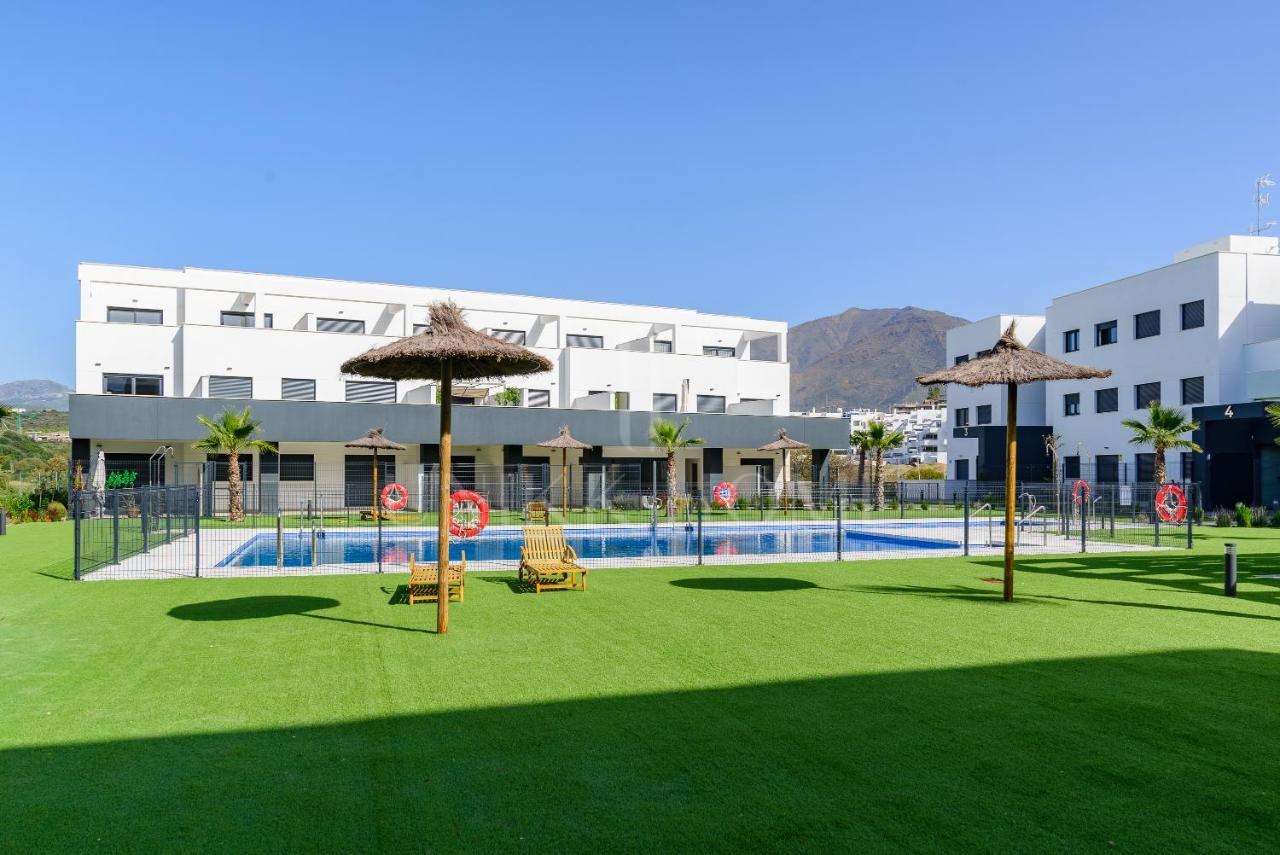Turn Key Apartment in Modern Complex Close to the Beach - Estepona West