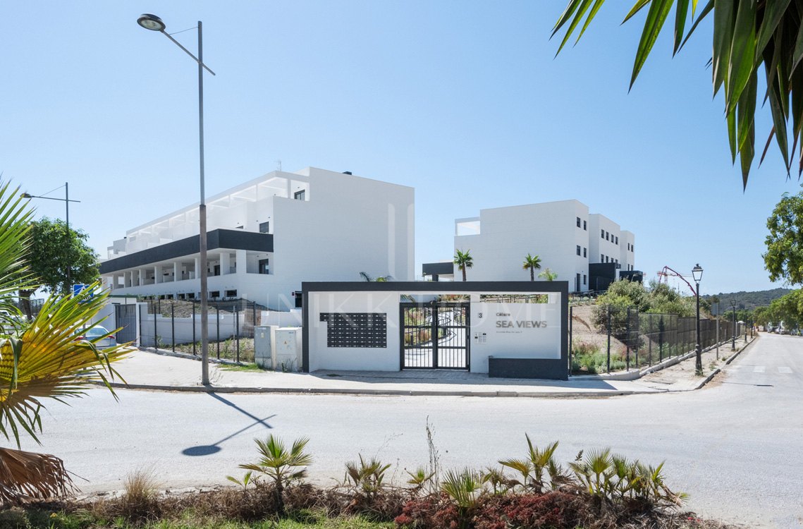 Turn Key Apartment in Modern Complex Close to the Beach - Estepona West