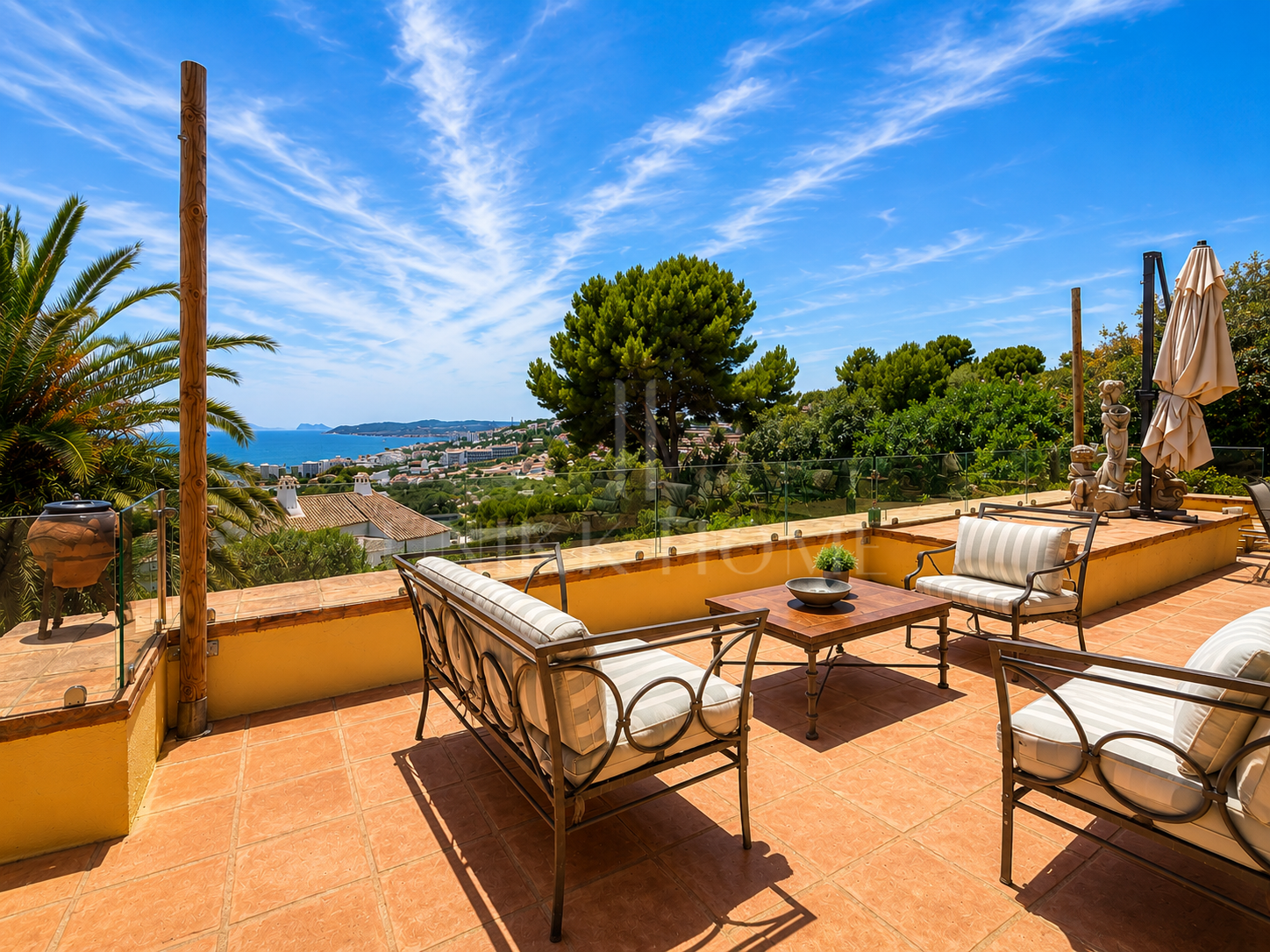 Villa Aubrey | Elegancia Andaluza con Vistas Panorámicas al Mediterráneo - Estepona Bahia Dorada