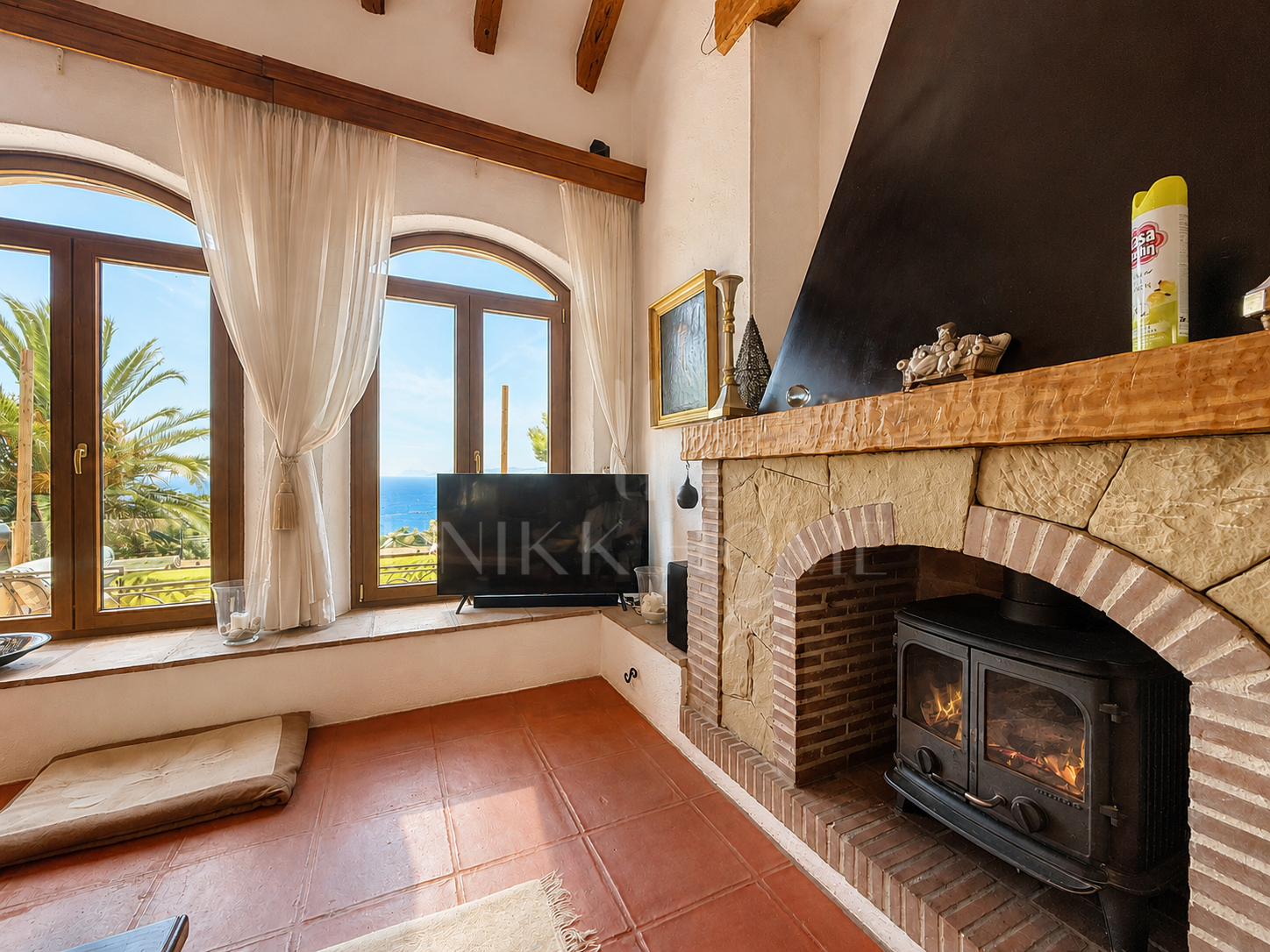 Villa Aubrey | Elegancia Andaluza con Vistas Panorámicas al Mediterráneo