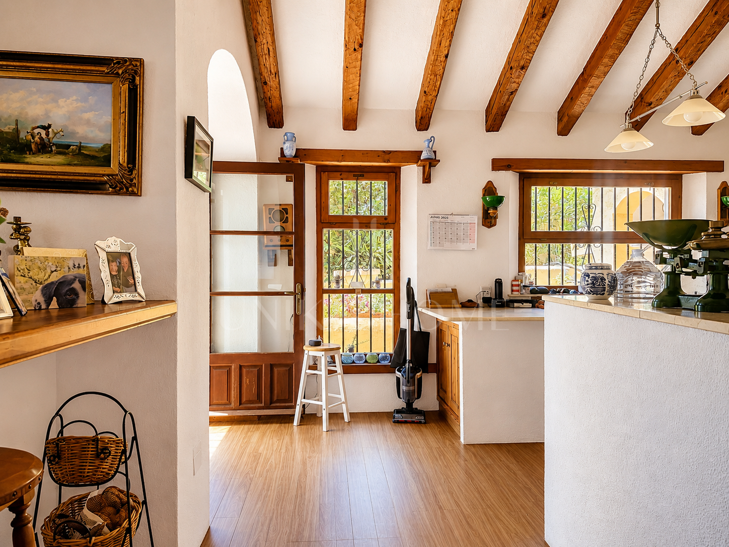 Villa Aubrey | Elegancia Andaluza con Vistas Panorámicas al Mediterráneo